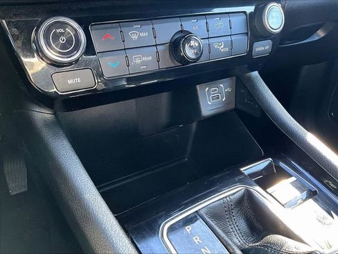 Used 2022 Jeep Compass Altitude image 27