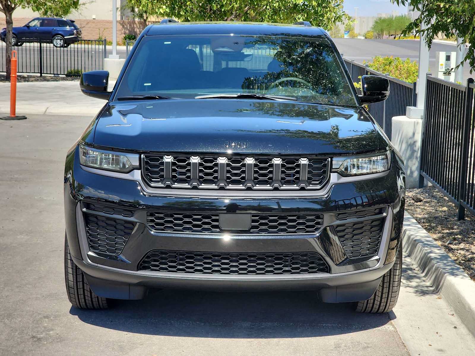 New 2026 Jeep Grand Cherokee Altitude AWD/4WD image 3