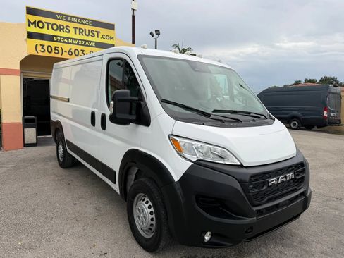 Used 2024 RAM ProMaster 2500 w/ Safety Group FWD image 11