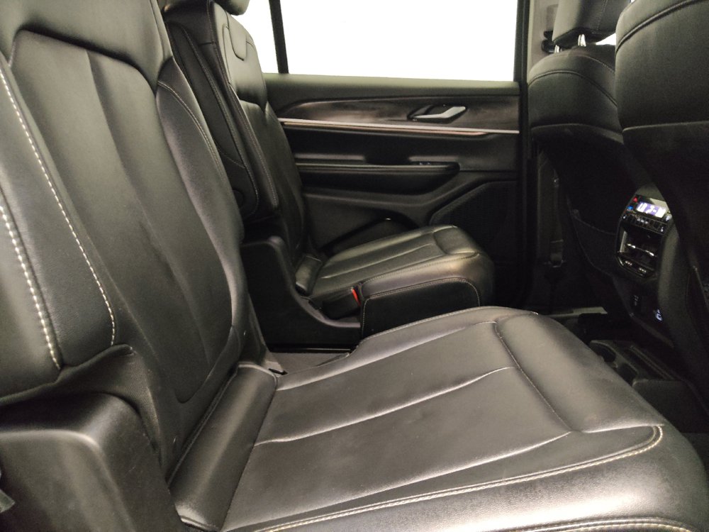 Used 2023 Jeep Grand Cherokee L Limited RWD image 19