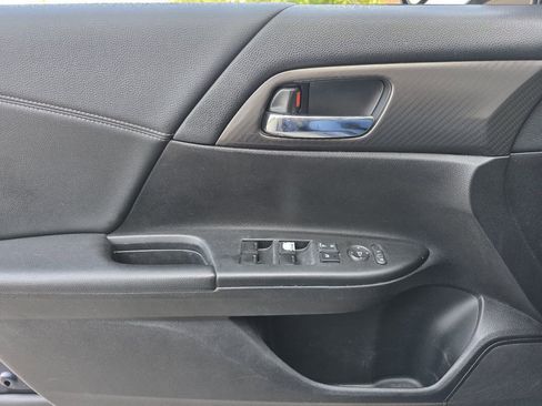 Used 2016 Honda Accord Sport image 17