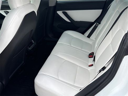 Used 2021 Tesla Model 3 Long Range image 17