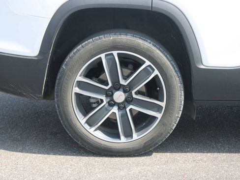 Used 2023 GMC Acadia SLT w/ Preferred Package FWD image 12