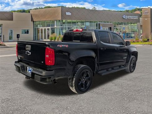 Used 2017 Chevrolet Colorado LT w/ Midnight Edition image 3