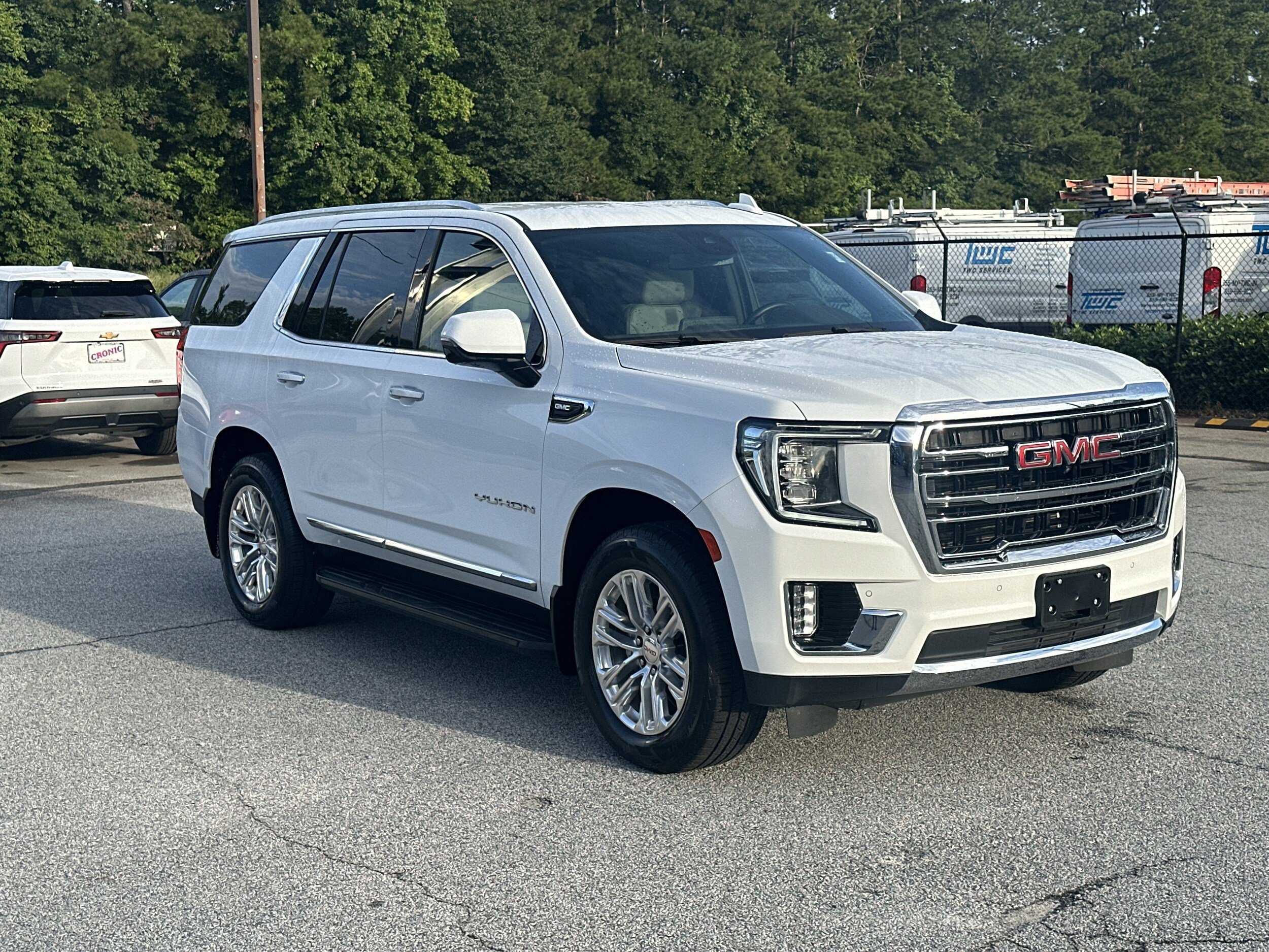 Used 2024 GMC Yukon SLT w/ SLT Luxury Package AWD/4WD image 41
