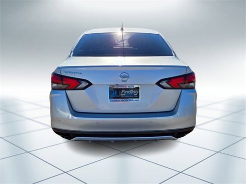 Used 2020 Nissan Versa S image 5
