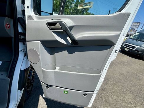 Used 2014 Mercedes-Benz Sprinter 3500 image 14
