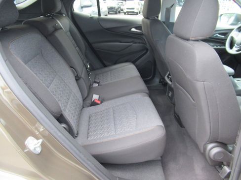 Used 2023 Chevrolet Equinox LT FWD image 33