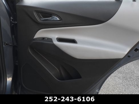 Used 2024 Chevrolet Equinox LS FWD image 32