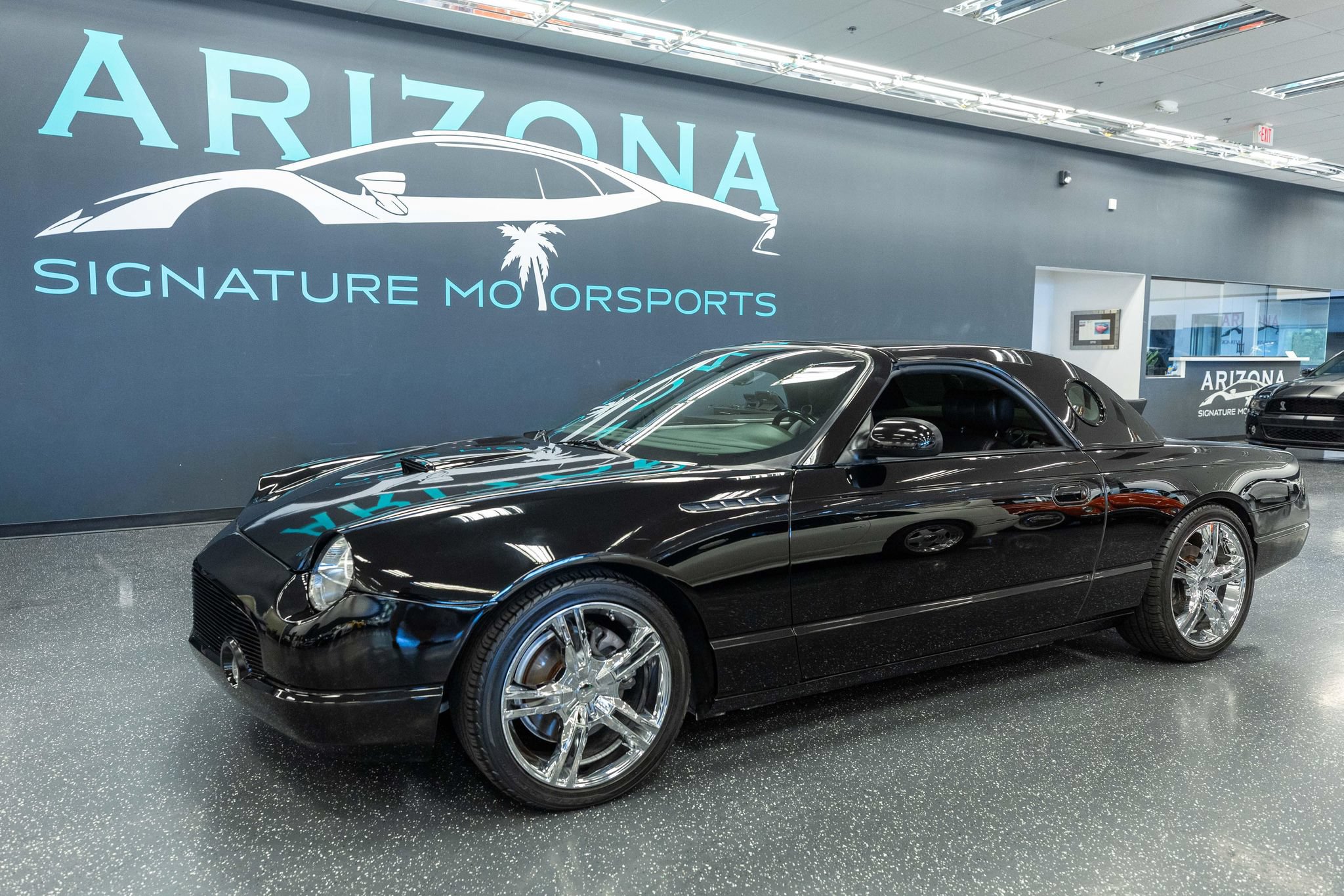 Used 2002 Ford Thunderbird RWD image 1