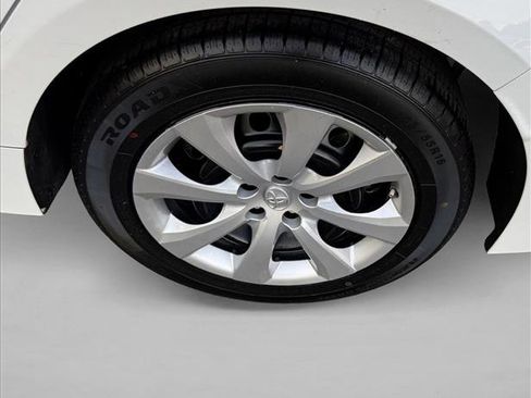 Used 2023 Toyota Corolla LE image 8