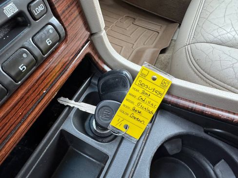 Used 2003 Cadillac Escalade AWD image 18
