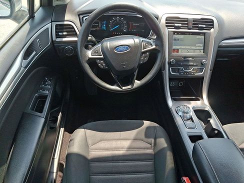 Used 2019 Ford Fusion SE AWD/4WD image 11