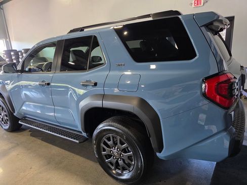 Used 2025 Toyota 4Runner SR5 AWD/4WD image 6