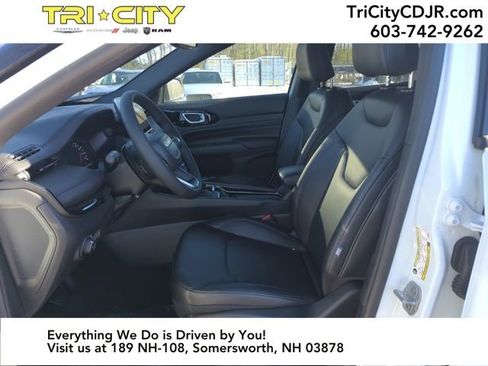 New 2026 Jeep Compass Limited image 9