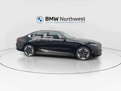 Used 2026 BMW i5 eDrive40 image 5