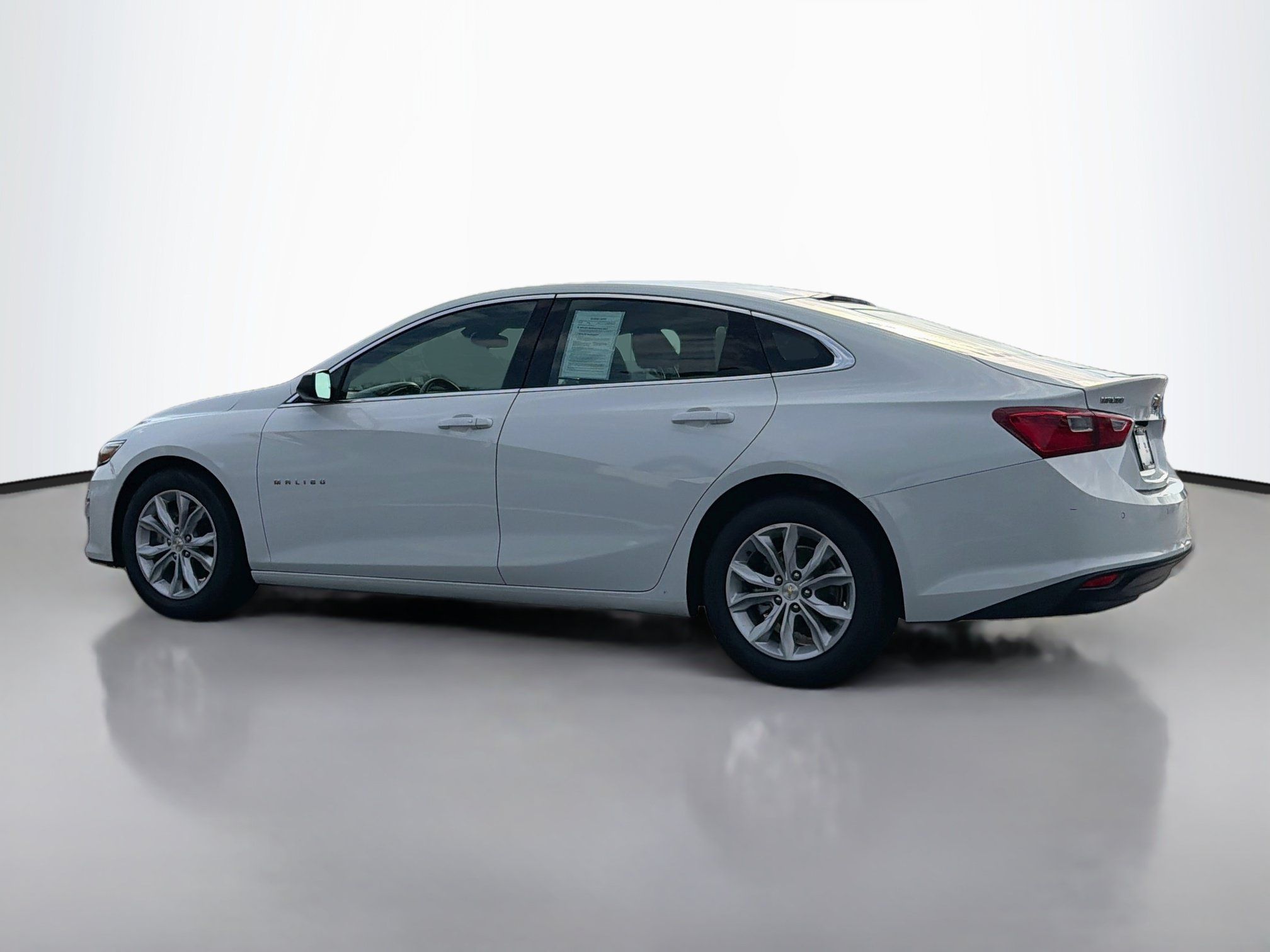 Used 2024 Chevrolet Malibu LT FWD image 4