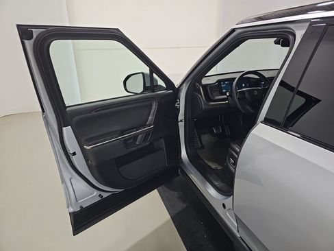 Used 2024 Rivian R1S Adventure AWD/4WD image 16