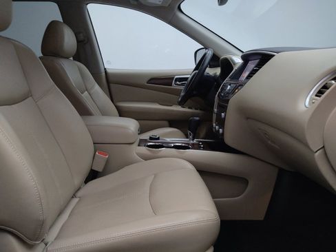 Used 2019 Nissan Pathfinder Platinum image 21