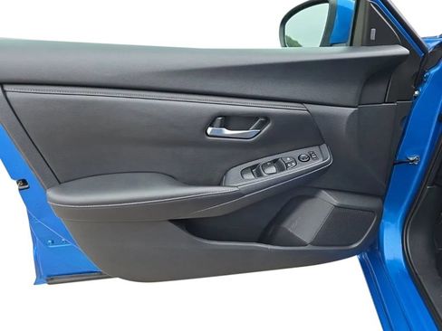Used 2024 Nissan Sentra SV FWD image 11