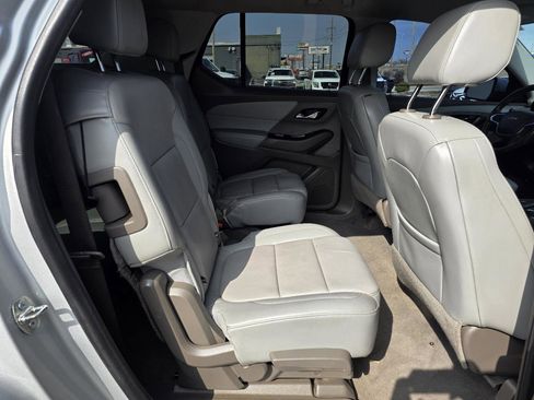 Used 2020 Chevrolet Traverse Premier AWD/4WD image 16
