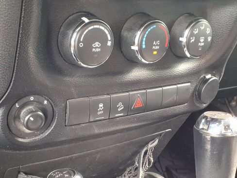 Used 2014 Jeep Wrangler Sport w/ Quick Order Package 24S AWD/4WD image 14