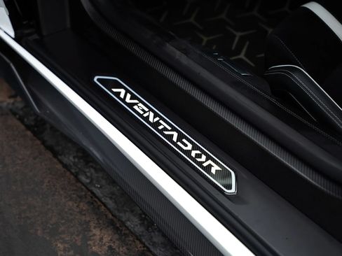 Used 2019 Lamborghini Aventador SVJ AWD/4WD image 58