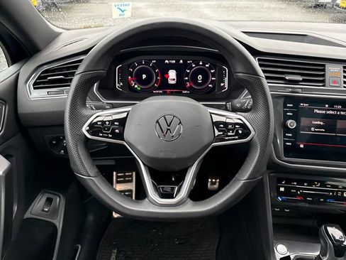 Used 2022 Volkswagen Tiguan SEL R-Line image 31
