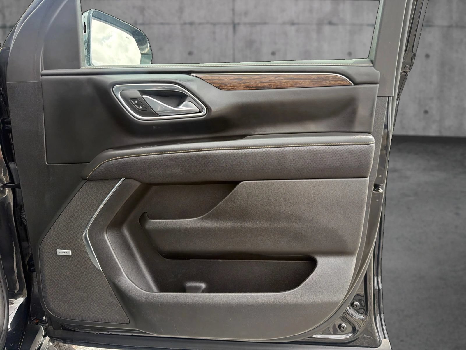 Used 2023 Chevrolet Suburban Premier AWD/4WD image 21