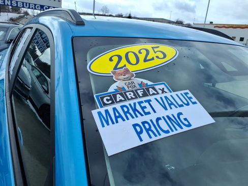 Certified 2025 Chevrolet Trax LT w/ LT Convenience Package image 10