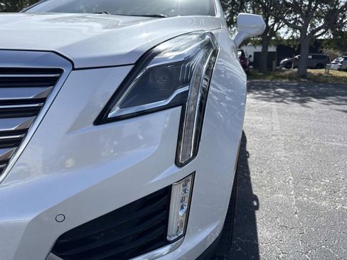 Used 2017 Cadillac XT5 Premium Luxury FWD image 9