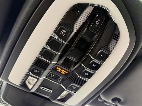 Used 2013 Porsche Cayenne AWD/4WD image 33