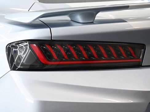 Used 2018 Chevrolet Camaro SS RWD image 14