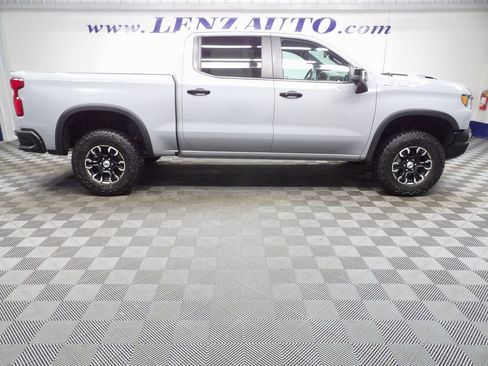 Used 2024 Chevrolet Silverado 1500 ZR2 image 2