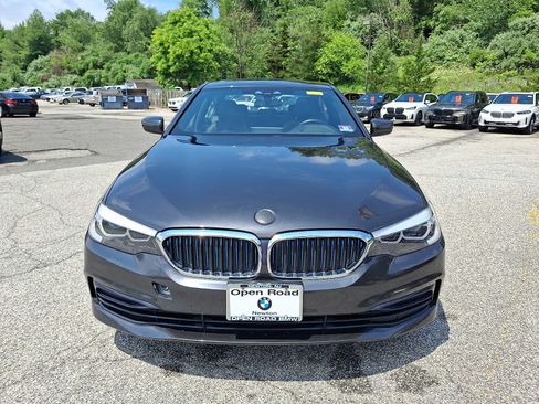 Used 2019 BMW 530e xDrive w/ Convenience Package AWD/4WD image 2