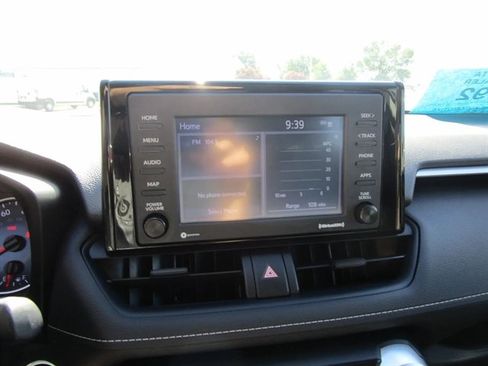 Used 2021 Toyota RAV4 XLE w/ Convenience Package AWD/4WD image 18