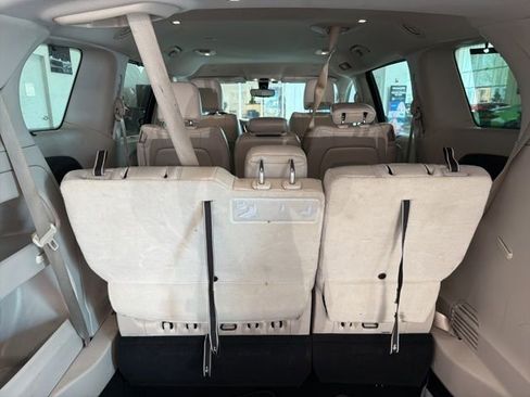 Used 2019 Chrysler Pacifica Touring-L image 25