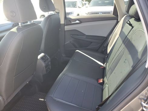 Certified 2023 Volkswagen Taos SE w/ Panoramic Sunroof Package FWD image 16