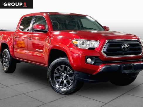 Certified 2021 Toyota Tacoma SR5 AWD/4WD image 3