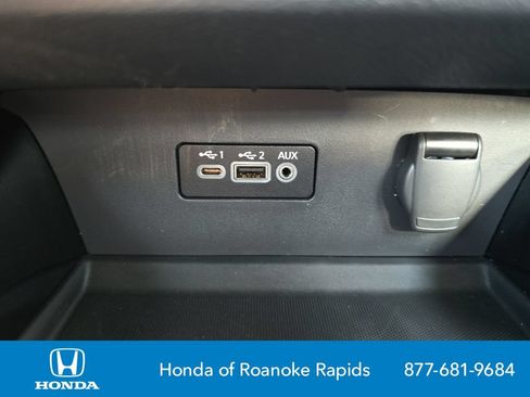 Used 2025 Nissan Altima 2.5 SR FWD image 23