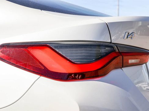 Used 2023 BMW i4 eDrive40 image 7