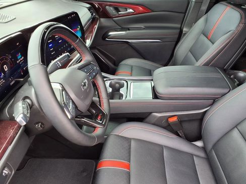 Used 2024 Chevrolet Traverse RS image 16