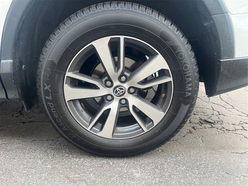 Used 2016 Toyota RAV4 XLE image 36