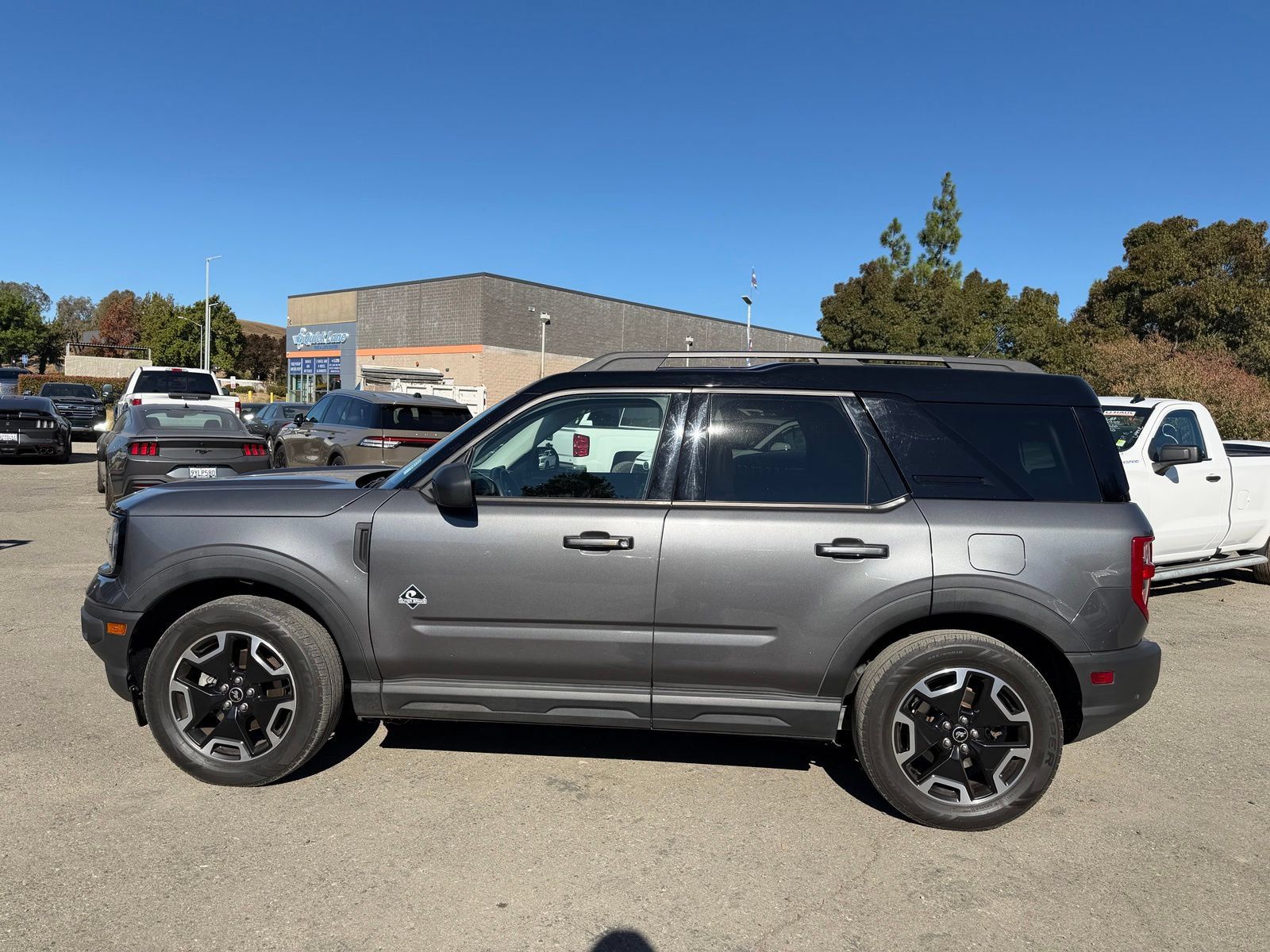 Used 2021 Ford Bronco Sport Outer Banks w/ Outer Banks Package (96D) AWD/4WD image 2