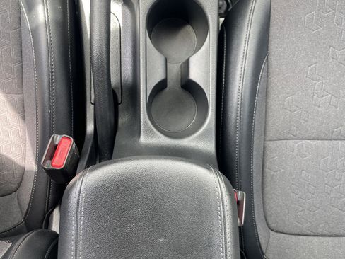 Used 2024 Kia Seltos S image 28