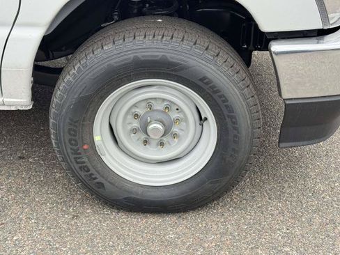 New 2026 Ford E-350 and Econoline 350 Super Duty w/ Power Equipment Group RWD image 7
