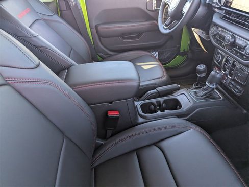 Used 2025 Jeep Gladiator Rubicon image 11