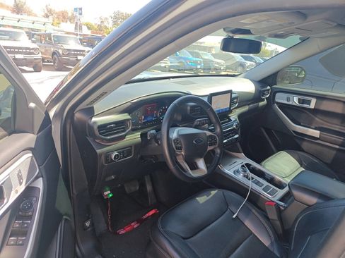 Used 2023 Ford Explorer Limited RWD image 5
