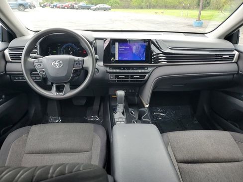 Used 2025 Toyota Camry LE FWD image 11