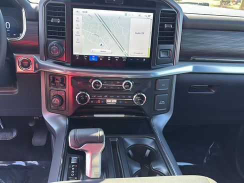 Used 2025 Ford F150 Lariat w/ Equipment Group 501A Mid image 31